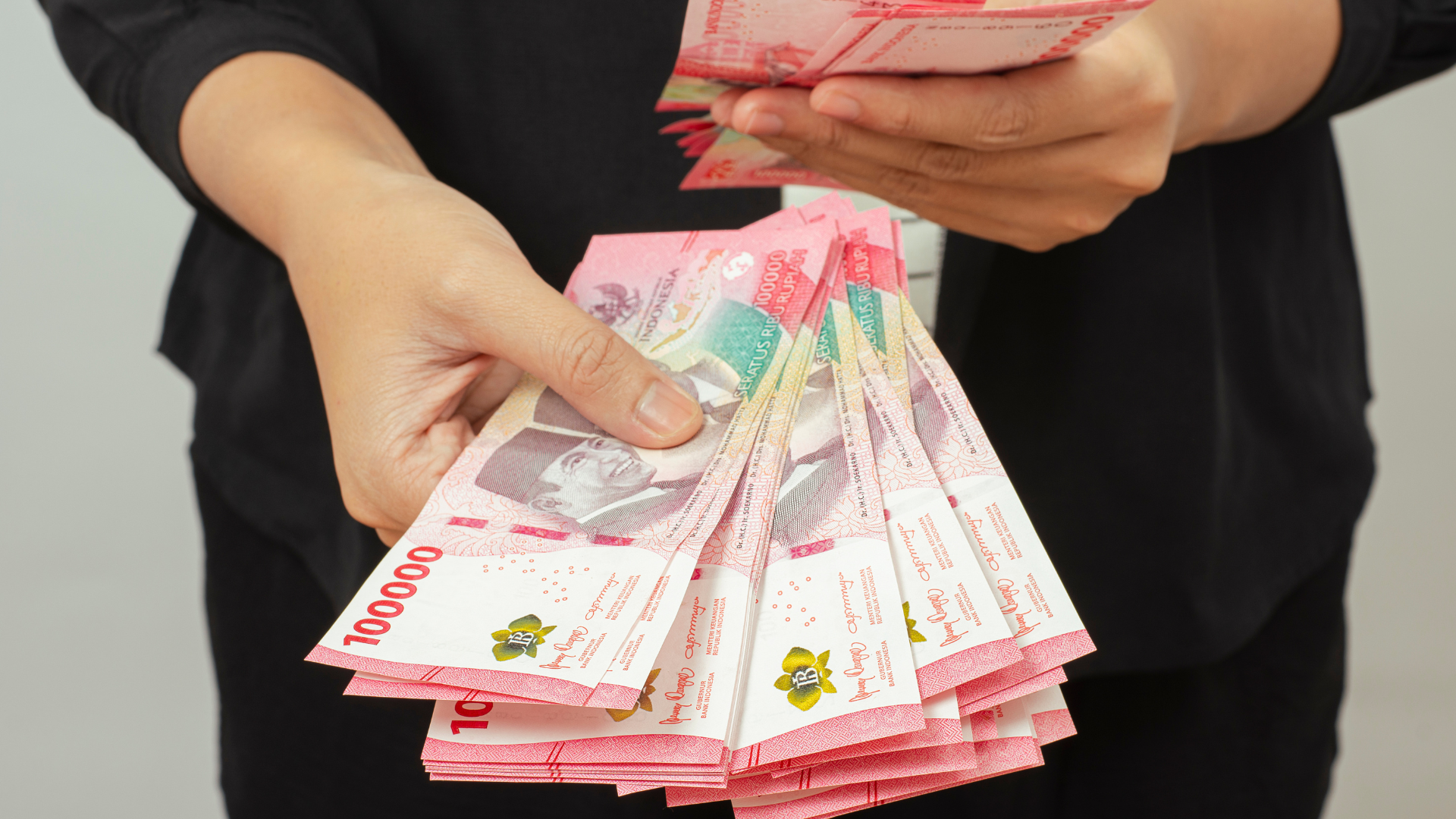 gaji art pulang pergi